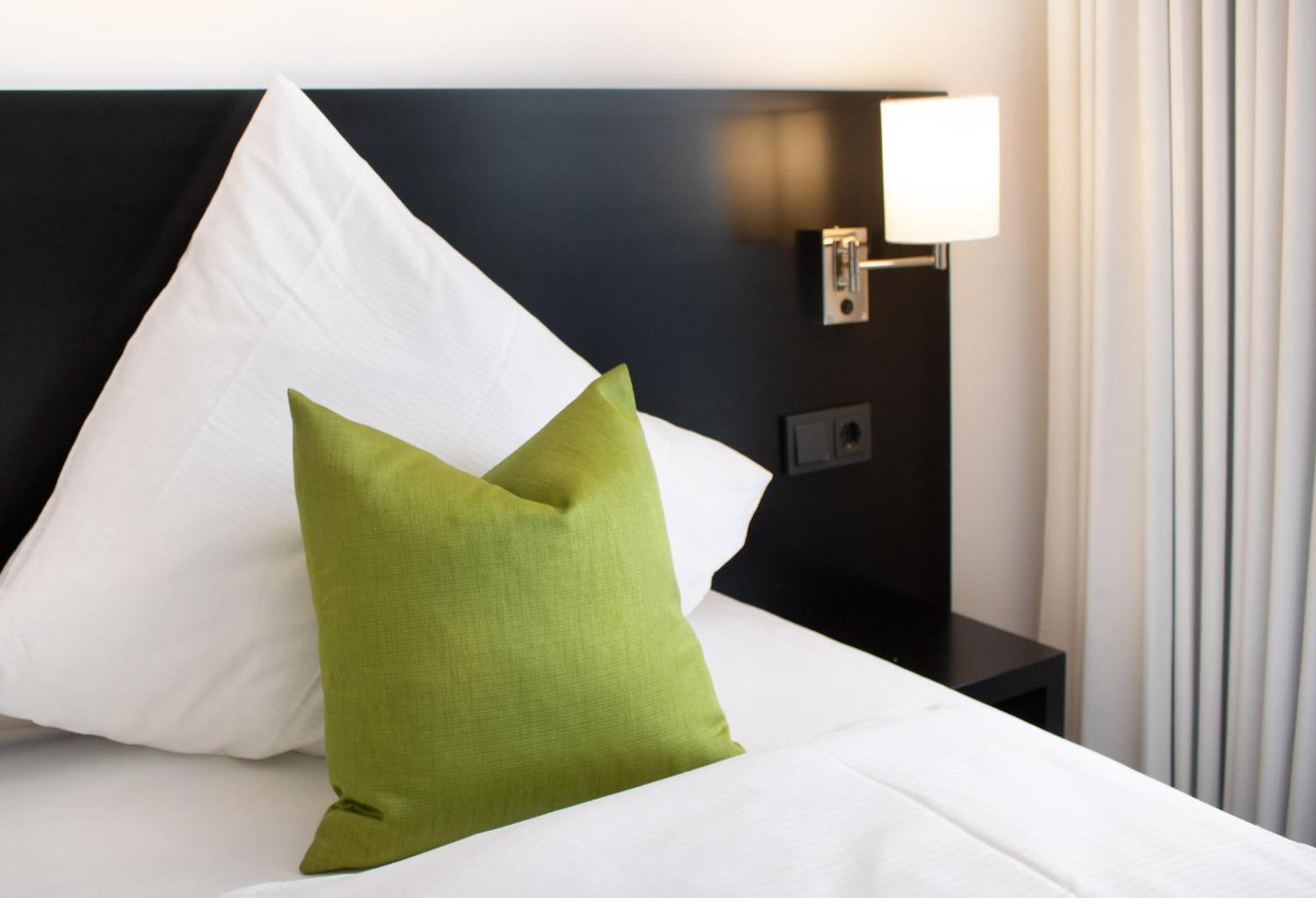 Saw Hotel By Wmm Hotels Залцведел Екстериор снимка