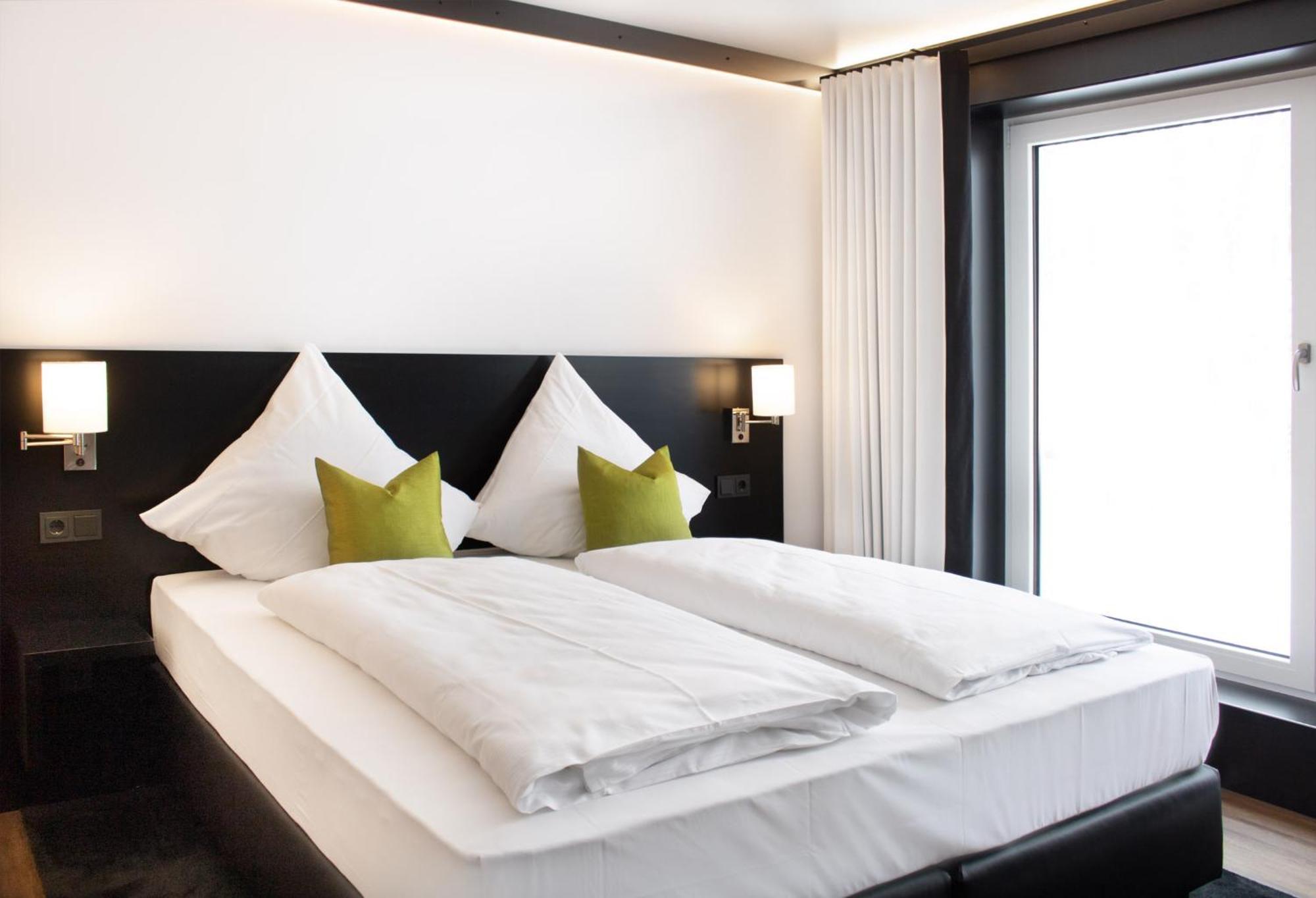 Saw Hotel By Wmm Hotels Залцведел Екстериор снимка